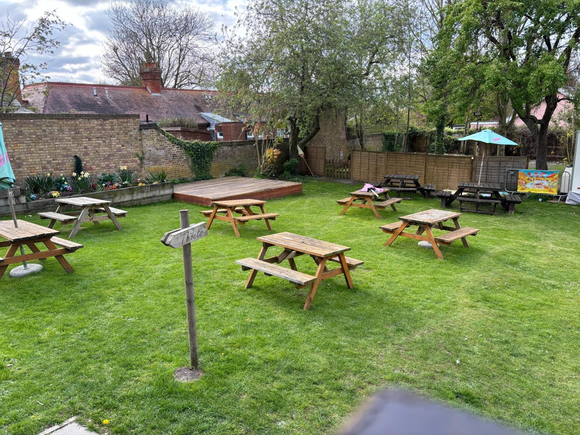 Three Tuns Ashwell Acomodação com café da manhã Exterior foto